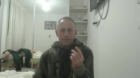 Snapshot of g10303 chatting on 02-25-26, 10:03 g103031910303 online show from 02-25-26, 10:03