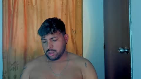 Snapshot of gabbo__ chatting on 02-16-25, 08:11 GABO online show from 02-16-25, 08:11