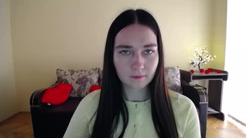Snapshot of gabby_di chatting on 04-25-26, 08:17 Jaklin online show from 04-25-26, 08:17
