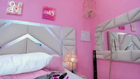 Snapshot of gabby_monroe chatting on 06-25-26, 12:32 Gabby online show from 06-25-26, 12:32