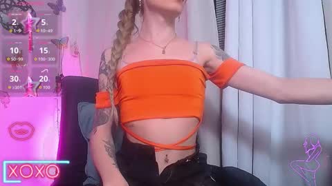  Gabby  online show from 10-07-25, 08:33
