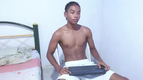 Snapshot of gabi_gol chatting on 05-15-26, 04:47 gabi_gol online show from 05-15-26, 04:47