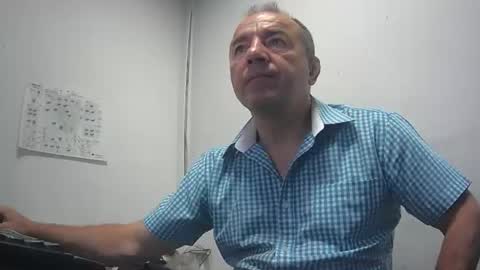 Snapshot of gabriel9_2003 chatting on 06-12-26, 09:30 gabriel9_2003 online show from 06-12-26, 09:30