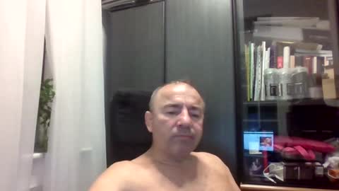 Snapshot of gabriel9_2003 chatting on 07-16-26, 07:20 gabriel9_2003 online show from 07-16-26, 07:20