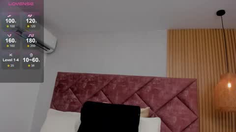 Snapshot of gabriela_1x chatting on 10-27-25, 12:20 Gabriela. online show from 10-27-25, 12:20