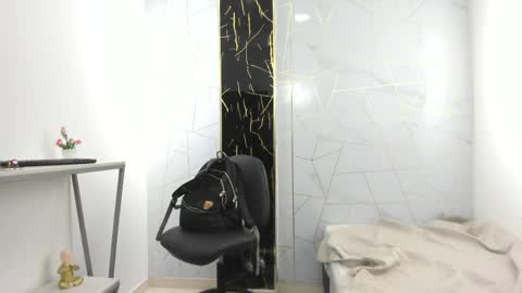 GABRIELA online show from 04-12-26, 03:44