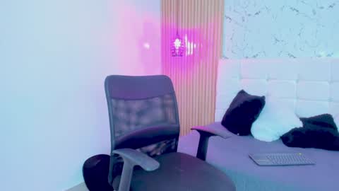 Gabriela Evans MS online show from 01-31-25, 02:04