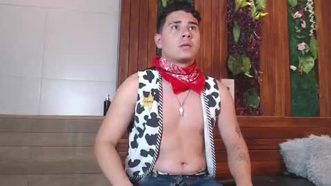 gabriell_ramirez_ online show from 11-10-25, 04:00
