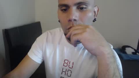 Snapshot of gabrielle_ramirez chatting on 02-21-26, 08:32 Gabriel online show from 02-21-26, 08:32