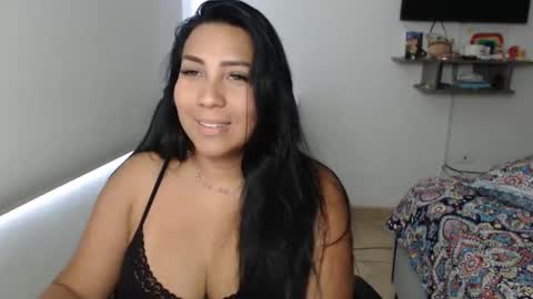 Snapshot of gaby_bluexx chatting on 01-19-25, 04:57 Gaby Blue online show from 01-19-25, 04:57