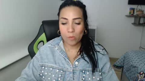 Snapshot of gaby_bluexx chatting on 01-29-25, 07:32 Gaby Blue online show from 01-29-25, 07:32