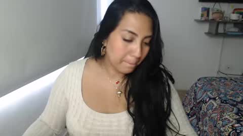 Snapshot of gaby_bluexx chatting on 02-06-25, 02:37 Gaby Blue online show from 02-06-25, 02:37