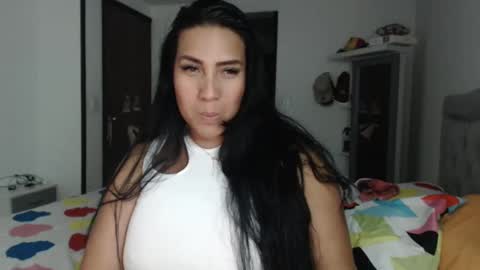Snapshot of gaby_bluexx chatting on 02-17-25, 08:47 Gaby Blue online show from 02-17-25, 08:47