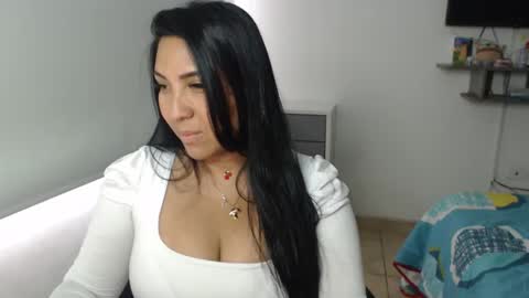Snapshot of gaby_bluexx chatting on 02-25-25, 08:51 Gaby Blue online show from 02-25-25, 08:51