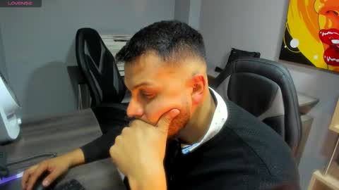 Snapshot of gaby_n_mike chatting on 12-19-25, 12:01 Gaby And Myke online show from 12-19-25, 12:01