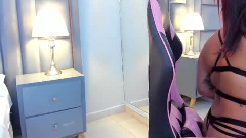 Snapshot of gabymoreau chatting on 06-19-26, 07:39 gabymoreau online show from 06-19-26, 07:39