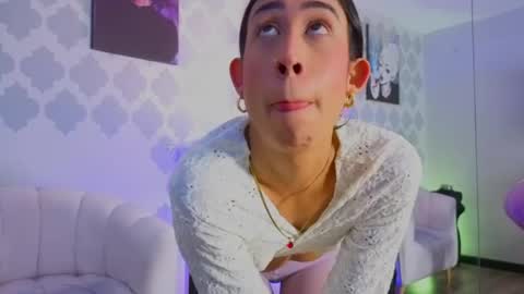 Snapshot of gabypetit chatting on 05-27-26, 01:52 Gaby online show from 05-27-26, 01:52