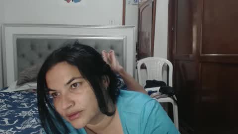 Snapshot of gabysot chatting on 04-05-26, 05:32 gabysot online show from 04-05-26, 05:32