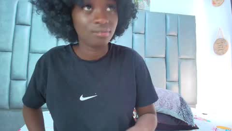 Snapshot of gabystom chatting on 11-11-25, 07:36 gabystom online show from 11-11-25, 07:36