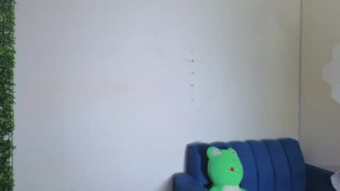 Snapshot of gael_david chatting on 06-14-26, 02:24 Gael online show from 06-14-26, 02:24