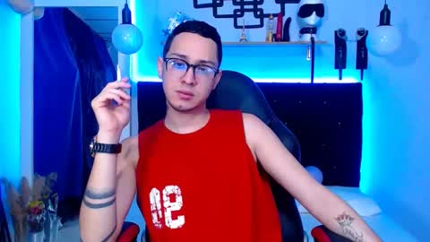 Snapshot of gaellittle chatting on 02-16-25, 07:05 gaellittle online show from 02-16-25, 07:05