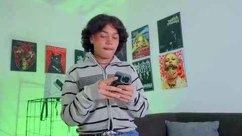 Gael Conner online show from 10-25-25, 01:24