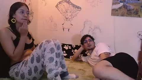 Snapshot of gaia_16 chatting on 06-19-26, 08:34 Gaia y Clayde online show from 06-19-26, 08:34