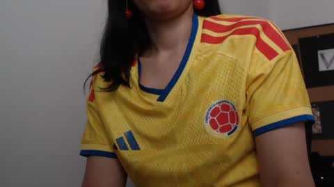 Snapshot of gaitan4 chatting on 06-27-26, 09:09 gaitan4 online show from 06-27-26, 09:09