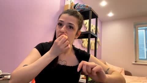 Nika online show from 05-19-26, 09:48