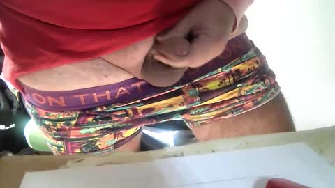 Snapshot of gallimanxxleu chatting on 10-24-25, 11:17 Stutzen online show from 10-24-25, 11:17