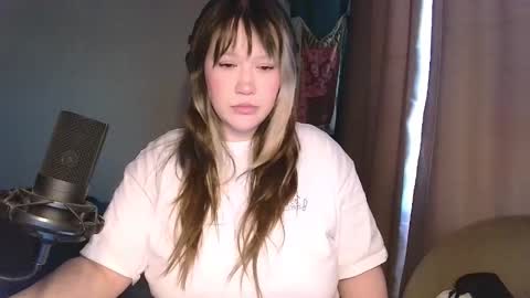 Snapshot of gamergirl01 chatting on 09-25-25, 09:13 Alex brb in 2 hours online show from 09-25-25, 09:13