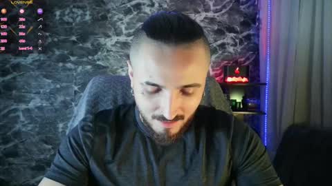 Snapshot of garbel09 chatting on 02-19-25, 05:38 Chris Dont forget to gift me thumb up Its very important to me and makes me happy AF online show from 02-19-25, 05:38