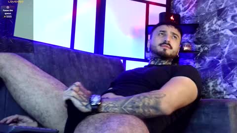 Chris  Dont forget to gift me thumb up Its very important to me and makes me happy AF  online show from 11-26-25, 07:53