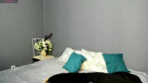 Snapshot of garden_of_eden_ chatting on 06-22-26, 04:09 Max and Eva online show from 06-22-26, 04:09