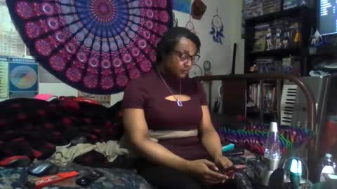 Gardenia online show from 11-28-25, 06:16