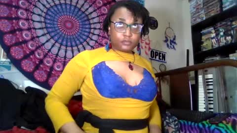 Snapshot of gardeniaspear chatting on 06-25-26, 08:19 Gardenia online show from 06-25-26, 08:19