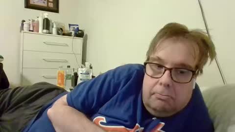 Snapshot of garyg930 chatting on 12-31-24, 01:57 Gary online show from 12-31-24, 01:57