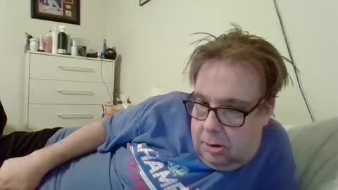 Snapshot of garyg930 chatting on 01-11-25, 09:25 Gary online show from 01-11-25, 09:25