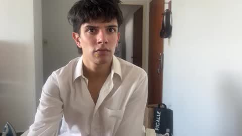 Snapshot of gaston221551 chatting on 04-11-26, 04:44 wellbehavedboy online show from 04-11-26, 04:44