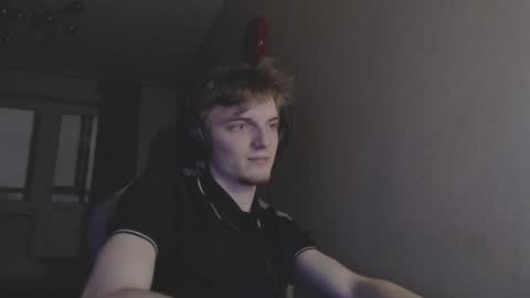 Snapshot of gasturfahe chatting on 12-24-24, 03:27 gasturfahe online show from 12-24-24, 03:27