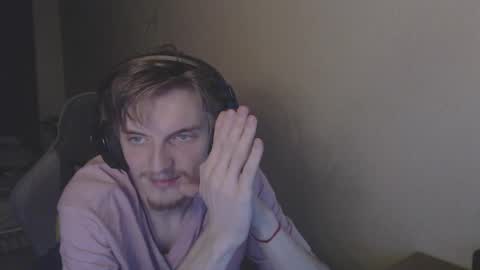 Snapshot of gasturfahe chatting on 02-12-25, 11:51 gasturfahe online show from 02-12-25, 11:51