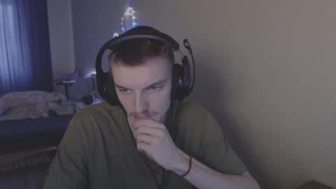 Snapshot of gasturfahe chatting on 02-17-25, 01:42 gasturfahe online show from 02-17-25, 01:42