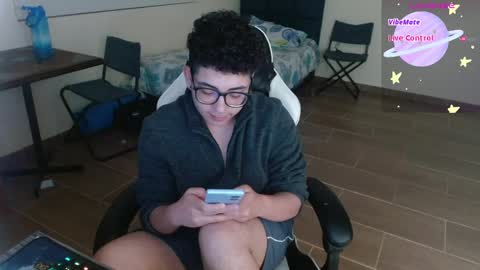 Snapshot of gay_in_purple chatting on 12-09-24, 02:13 Matt male pronouns please online show from 12-09-24, 02:13