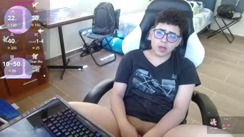 Snapshot of gay_in_purple chatting on 01-07-25, 05:31 Matt male pronouns please online show from 01-07-25, 05:31