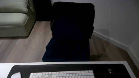 Snapshot of gaycut9093 chatting on 02-21-26, 08:43 gaycut9093 online show from 02-21-26, 08:43