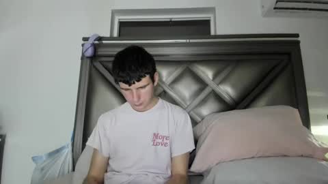 Snapshot of gayndepressed chatting on 02-01-26, 01:26 Trace online show from 02-01-26, 01:26