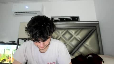 Snapshot of gayndepressed chatting on 07-04-26, 03:56 Trace online show from 07-04-26, 03:56