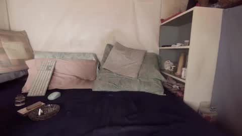 gayrobbin online show from 10-30-25, 10:27