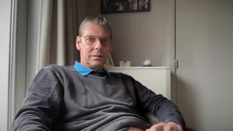 Snapshot of geertjem chatting on 10-17-25, 09:12 geertjem online show from 10-17-25, 09:12