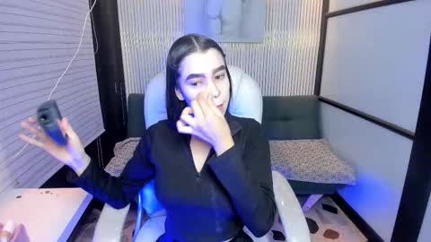 Snapshot of gemmabrown_ chatting on 02-09-26, 12:53 gemmabrown_ online show from 02-09-26, 12:53